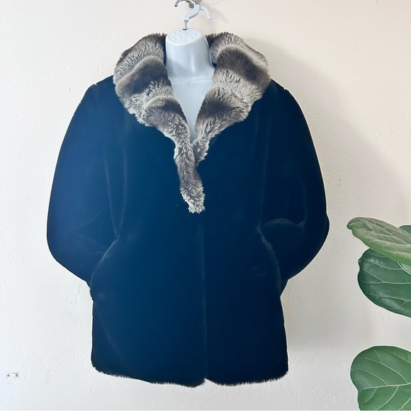 PAMELA MCCOY Faux Fur Coat Size S/XS Shawl Collar Mobwife - Picture 4 of 14